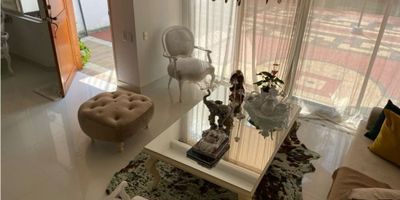 Adquiera una hermosa casa muy amplia y a buen precio en uno de los sitios mejor situados en pinares , frenet  MEGACENTRO PINARES (centro medico) , la casa esta muy bien distribuida , tiene alcoba del servicio y su baño, gas domiciliario, tres parqueaderos , tiene un salon de juego y/o social , deposito, seguridad 24 horas , el conjunto cuenta con planta electrica,  muy cerca de la circunvalar, cerca del c.cial ARBOLEDA, muy cerca de la zona de mayor oferta de comidas , cerca a centros financieros, medicos, area muy tranquila y segura.
