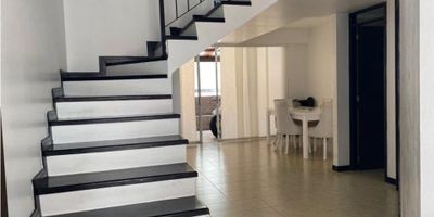 El lugar ideal para tu familia, en conjunto cerrado, con piscina, gimnasio, cancha multiple, vigilancia privada. La casa cuenta con con tres amplias habitaciones, tres baños, estudio, patio interno, zona de ropas, cocina integral, sala y comedor. La habitacion principal con vestier, balcon y baño privado. El mejor precio!
