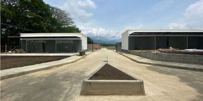 Se venden lotes en conjunto cerrado con medidas de 7 × 12 metros. Vias internas pavimentadas, cuenta con piscina, zona BBQ juegos infantiles, kiosco. El lote se entrega con todos los servicios públicos energía, agua, y gas domiciliario. Sector de alta valorización. Para vivir o como inversion, la mejor alternativa en Viterbo, Caldas! Contactanos! Quedan pocos lotes.
