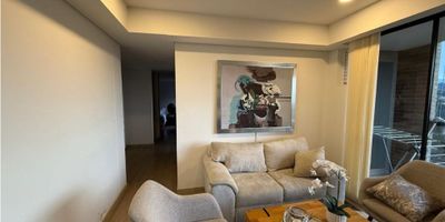 Hermoso apartamento, moderno, con espectacular vista a la ciudad de Pereira, ubicado frente a la avenida de las Américas a cinco minutos de la plaza de Bolívar y a 10 minutos del aeropuerto. Se encuentra rodeado de todo lo que necesitas para vivir bien.

 

El apartamento cuenta con tres habitaciones, dos baños, balcon, zona de ropas, parqueadero y depósito ubicado en el piso 16 en conjunto cerrado con vigilancia privada y zona social ideal para compartir días inolvidables con la familia.

 

Llámanos y agenda tu cita.
