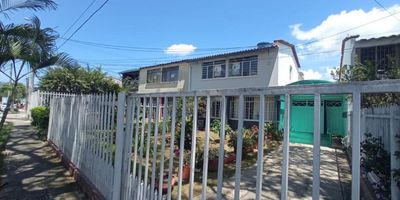 Apartamento 2 alcobas en arriendo en Lagos 1, Floridablanca. 1 baño, área 72mts aprox. Código 10196 para mayor información y revisar toda nuestra oferta visita nuestra pagina web: estebanrios.com o comuníquese a nuestro PBX: (607) 635 2877