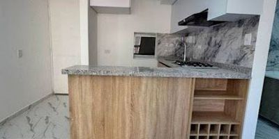 Espectacular apartamento de aproximadamente 65 mt2. cuenta con sala comedor, balcón, cocina semi integral, 3 habitaciones, 2 baños, estudio y zona de ropas, dispone de zonas comunes como gimnasio, piscina, salón social, zonas verdes, parque infantil, parqueadero comunal y para visitantes. Ubicado a 20 minutos de la plazoleta de Madrid y Centro Comercial Casa Blanca, cerca de supermercados y sector comercial aledaño, cómodo y gran acceso a transporte público y vías como Calle 13 y Calle 80. ¡Contáctanos! para agendar tu cita.
