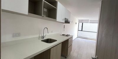 ¡Tu nuevo hogar te espera! Elegante aparta-estudio de 20.60 mts en el prestigioso barrio Nuevo Country. Con una iluminación espectacular y acabados de primera, este espacio te ofrece todo lo que necesitas cocina moderna, baño impecable y una zona de habitación acogedora. Disfruta de los beneficios del edificio como lo es una zona de lavandería, gimnasio, terraza, zona BBQ , parqueadero para visitantes  y la seguridad de un edificio nuevo con vigilancia 24-7