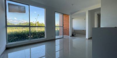 VENDO APTO EN SEGUNDO PISO,,CON EXCELENTE VISTA ,CON ASCENSOR ,AREA DE SESENTA MTS, GARAJE COMUNITARIO.
SEIS TORRES DE 10 PISOS,CON CUATRO APTO POR PISO . 
CUENTA CON SALA COMEDOR,PISOS EN PORCELANATO,COCINA INTEGRAL TERMINADA,ZONA DE OFICIOS.
HABITACION PRINCIPAL CON BAÑO ,FALTA COLOCAR DIVISIONES EN VIDRIO,Y COLOCAR EL VESTIER, HABITACION AUXILIAR SIN CLOSET,TERCEERA HABITACION SIN CERRAR,BAÑO DE ALCOBAS SOLO LE FALTA LAS DIVISIONES EN VIDRIO .
CONJUNTO CON PISCINA,SALON SOCIAL,JUEGOS INFANTILES,GARAJE COMUNITARIO,VIGILANCIA 24 HORAS .
INFO DIRECTA EN EL TRES,ONCE,SIETE,CINCO,CINCO,DIECINUEVE,SIETE,TRES. 3117551973