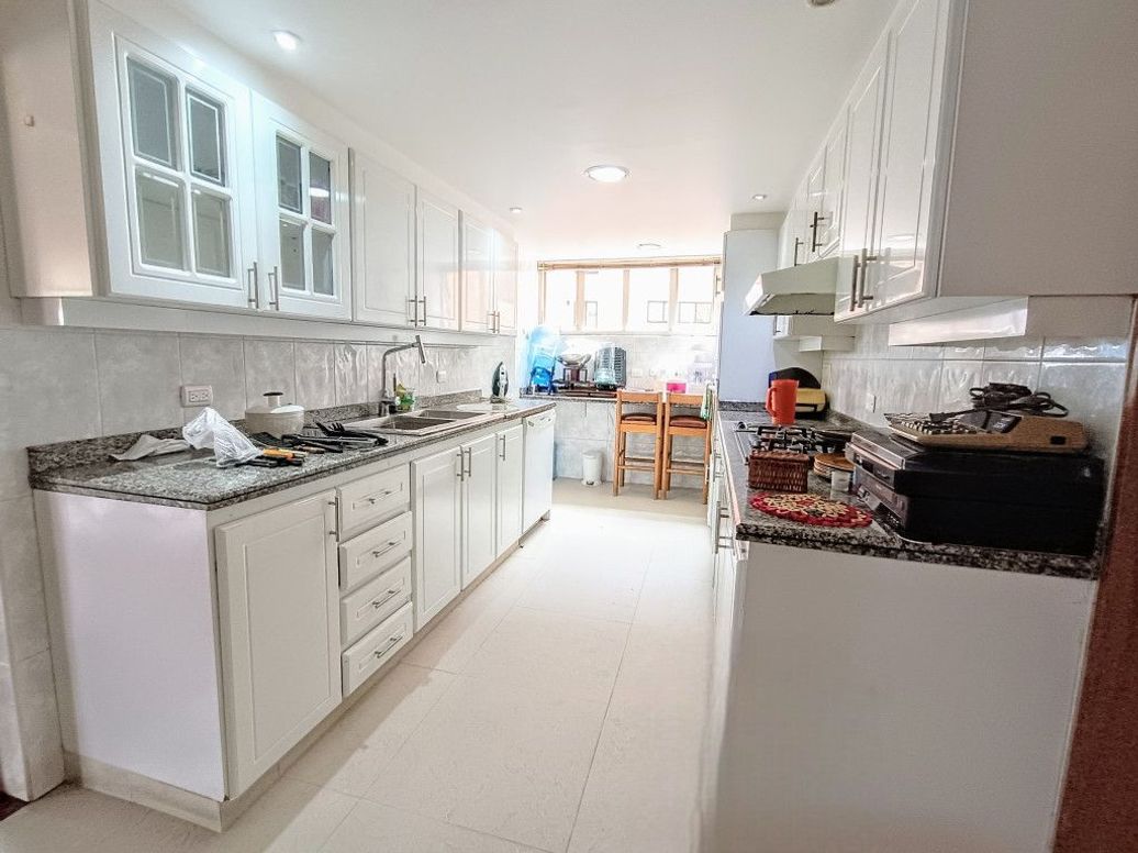 Apartamento de 2 alcobas en venta en El Nogal, Bogotá, 236 m² · foto 9 de 20