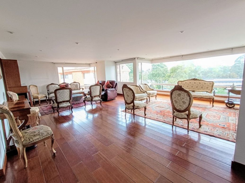 Apartamento de 2 alcobas en venta en El Nogal, Bogotá, 236 m² · foto 3 de 20