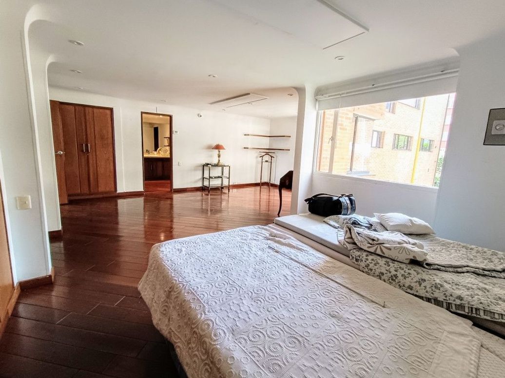 Apartamento de 2 alcobas en venta en El Nogal, Bogotá, 236 m² · foto 16 de 20