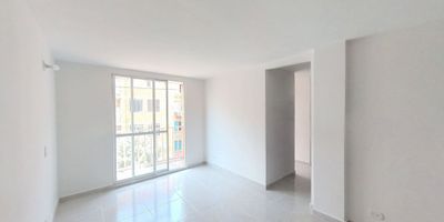 930FR0489
¡Tu próximo hogar te espera en Soledad! Se vende apartamento en el conjunto Parques de Bolívar, ubicado en un 3er piso con entrada por escaleras, ideal para quienes buscan comodidad y tranquilidad. Cuenta con  balcón privado con excelente vista, sala-comedor, cocina y zona de labores. El conjunto ofrece piscina, zonas verdes, juegos infantiles y vigilancia 24/7, en una ubicación estratégica con fácil acceso a transporte, colegios y comercio. ¡Agenda tu visita y descubre este espacio ideal para tu familia!
