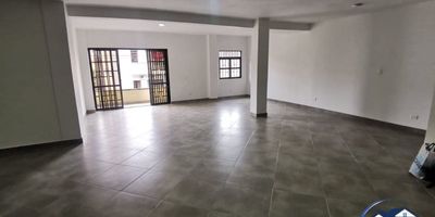 SIRVE PARA CONFECIONES // BODEGA / OFICINAS ETC.. BUEN TRANSPORTE PUBLICO Y MUY CENTRAL 1 SOLO SALON MUY AMPLIO Y MODERNO