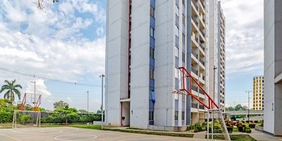 Apartamento en Venta Los Almendros, Jamundi

Apartamento para estrenar ubicado en una de las zonas de expansión de Jamundí, zona muy tranquila, cerca de vías de acceso y comercio para que puedas tener todo a la mano.  

La unidad cuenta con todo lo que tu familia necesita, piscina para adultos y para niños, salon social, canchas multiples, senderos que recorren la unidad y zonas verdes para que puedas disfrutar con tus mascotas. Un plus importante es que vas a tener tu propio parqueadero. 

El apartamento es un piso 6, cuenta con 2 alcobas completas, 2 baños, sala comedor amplia, con excelente vista y conecta con cocina y un balcon super amplio que hace que sea un lugar ideal para compartir. Si quieres conocer más detalles, programa tu visita hoy mismo.