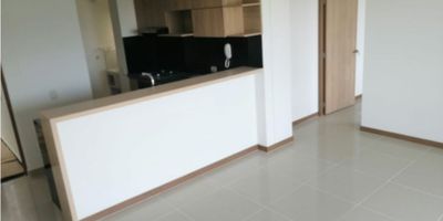 Se vende hermoso apartamento en excelentes condiciones, construcción moderna, en conjunto cerrado ubicado al norte de la ciudad. 87 mts2 consta de sala comedor, cocina integral, 3 habitaciones, la principal con baño y vestier, baño social, zona de oficios, balcón, parqueadero. La zona social cuenta con parque infantil, piscinas, gimnasio, salón social. 
