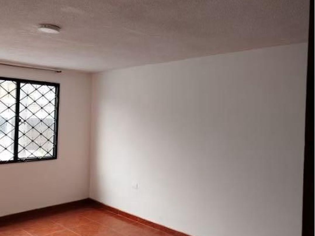 Casa de 9 alcobas en venta en Carvajal, Bogotá, 445 m² · foto 9 de 10