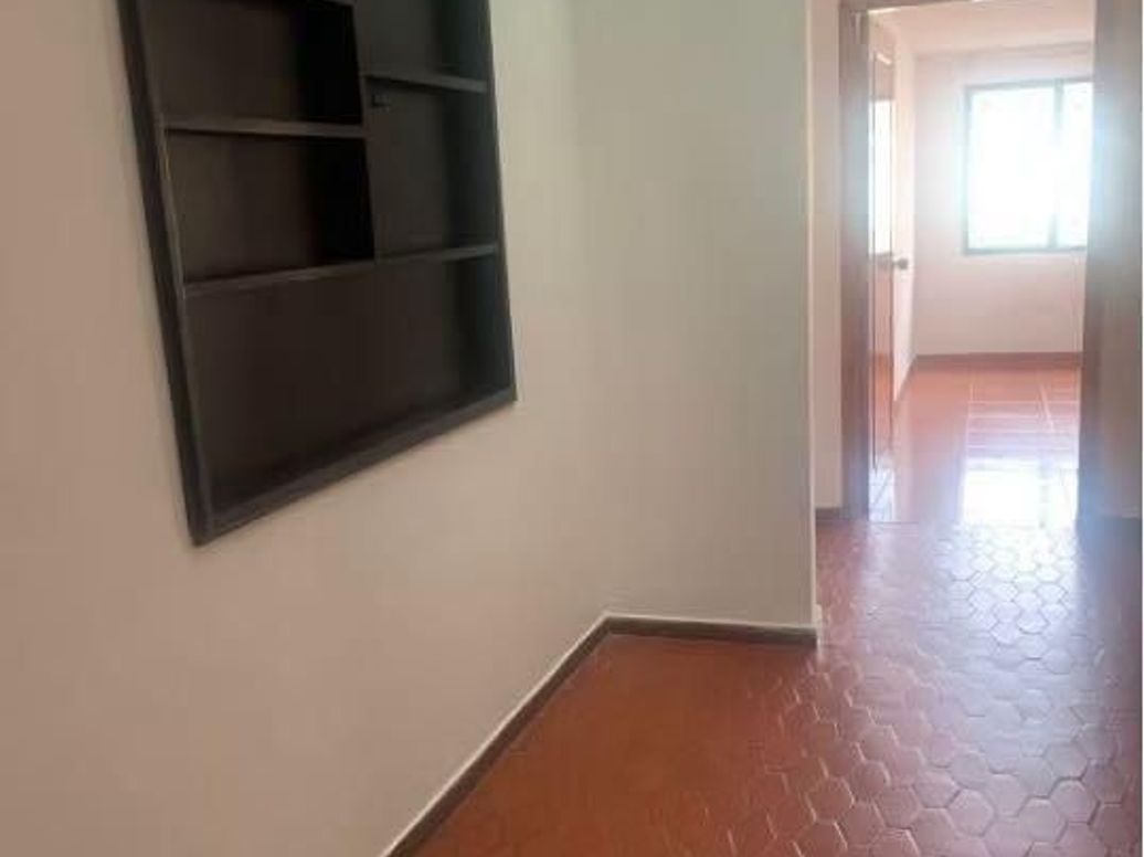 Casa de 9 alcobas en venta en Carvajal, Bogotá, 445 m² · foto 8 de 10