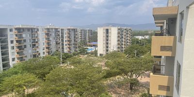  Arriendo de apartamento AMOBLADO en Ricaurte Cundinamarca Conjunto Hacienda Penalisa Ocobo, ubicado en un octavo piso con vista exterior de 46 mts2 consta de 2 habitaciones, 2 Banos, ( habitacion principal con bano) sala -comedor, balcon, Cocina abierta, zona de lavanderia. El conjunto cuenta con 2 piscinas para adultos, juegos acuaticos, Gimnasio, jacuzzi, cancha de baloncesto, zona social y BBQ. Cerca al hotel Penalisa Colsubsidio