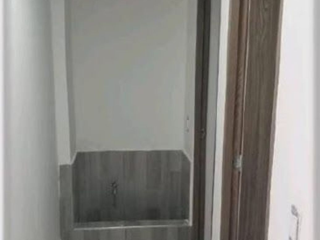 Casa de 4 alcobas en venta en Normandía, Bogotá, 250 m² · foto 2 de 5
