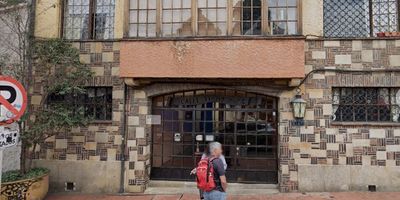 Hermoso aparta estudio con excelente ubicación, cuenta con sala comedor con chimenea alcoba amplia, baño con ducha eléctrica, cocina con estufa, zona de lavanderia comunal, cerca a sitios turísticos y vías de acceso.  