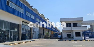 Bodega en arriendo en Barranquilla, Atlántico, con 469 m² de área construida y privada. Ubicada en el barrio LA PAZ, dentro del Parque Logístico BAQ, un sector comercial ideal para operaciones de almacenamiento y distribución. Este espacio funcional ofrece una localización estratégica para su empresa. El canon de arriendo es de $10.318.000. Si busca una bodega en Barranquilla, le invitamos a conocer más detalles y visitar este inmueble. Opciones de whatsapp, quiero que me contacten y ver teléfonos disponibles.
