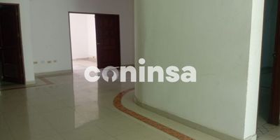 Local en arriendo en Barranquilla, Atlántico, en el barrio Los Olivos II. Este espacio comercial de 520 m² en la Calle 110 19 03, Local 201, cuenta con 2 baños y vigilancia, proporcionando un entorno seguro. Es una opción para negocios que buscan amplitud y una buena ubicación en Barranquilla. El canon de arriendo es de $14,040,000. Para conocer este local en arriendo en Los Olivos II, puede contactar vía WhatsApp, usar la opción Quiero que me contacten o Ver teléfonos.