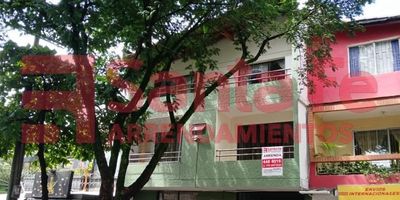 LA PROPIEDAD CUENTA CON SALA COMEDOR, 1 CLOSET, COCINA INTEGRAL, ESTUFA MIXTA, HORNO ELECTRICO, ALACENAS, EXTRACTOR, RED DE GAS, CALENTADOR A GAS, BAÑO CABINADO EN VIDRIO TEMPLADO CON  ESPEJOS E ILUMINACIÓN LEDS, BARRA AMÉRICANA EN MADERA, LAMPARAS DECORATIVAS, PATIO CUBIERTO. 1 BALCON, PISO EN BALDOSA, CITOFONO, INMUEBLE SUJETO A VERIFICACION DE DISPONIBILIDAD
