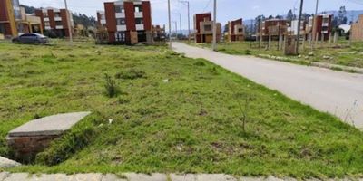 Tocancipá Vereda La Fuente, vendo lote en Urbanización La Fuente, con licencia de construcción, listo para que puedas construir el hogar de tus sueños. El valor de venta es excelente como OPORTUNIDAD, ya que estamos con un valor de metro cuadrado inferior. Esta en la vía que conduce de Tocancipá a Zipaquirá.