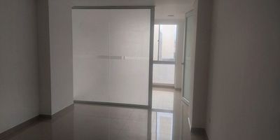 Venta oficina   consultorio Pasadena  vista  exterior  iluminada  pisos en porcelanato. El edificio  dispone de batería de baños  por piso  ascensor   y vigilancia 24  horas . inmueble con  espacio funcional  con  excelente ubicación    ceca a calle 100   avenida  suba   sector residencial / comercial