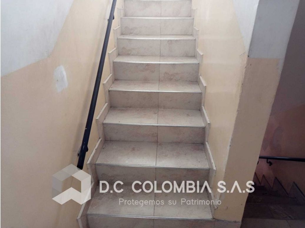 Casa de 7 alcobas en venta en Los Naranjos, Bogotá, 341 m² · foto 18 de 20