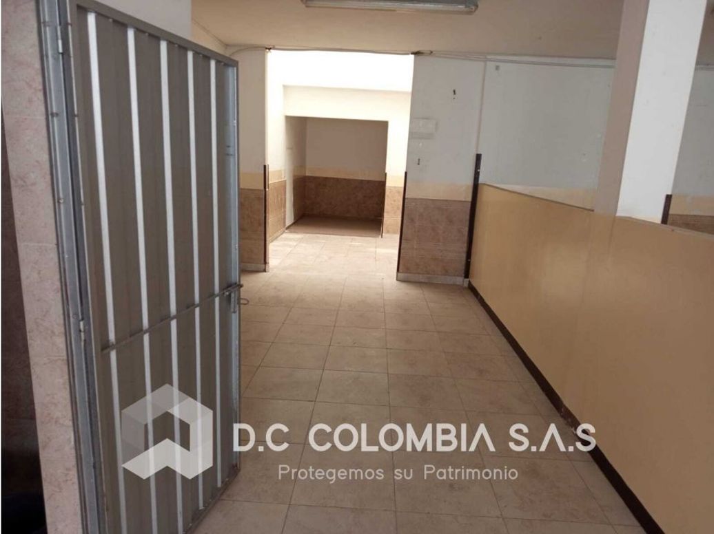Casa de 7 alcobas en venta en Los Naranjos, Bogotá, 341 m² · foto 7 de 20