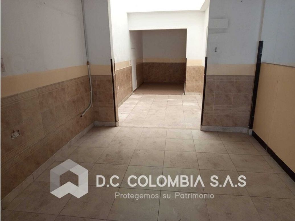 Casa de 7 alcobas en venta en Los Naranjos, Bogotá, 341 m² · foto 10 de 20