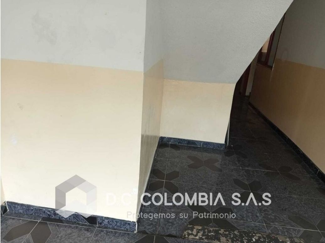 Casa de 7 alcobas en venta en Los Naranjos, Bogotá, 341 m² · foto 4 de 20