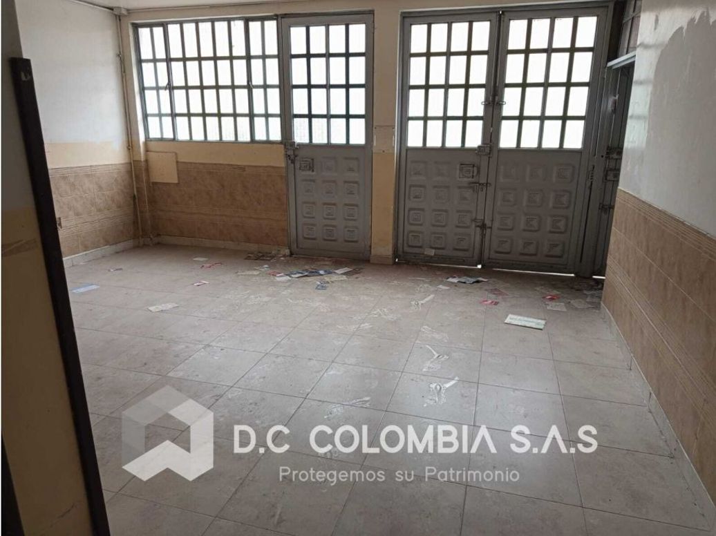 Casa de 7 alcobas en venta en Los Naranjos, Bogotá, 341 m² · foto 2 de 20