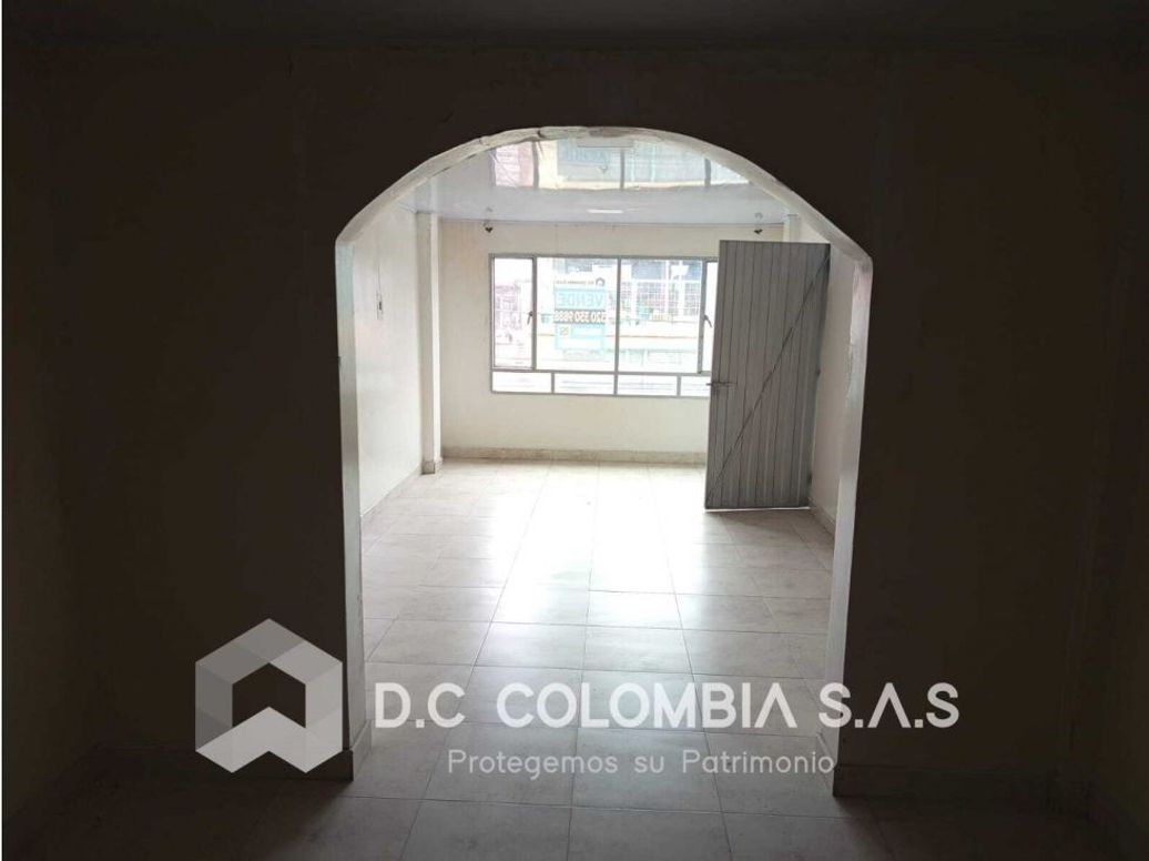 Casa de 7 alcobas en venta en Los Naranjos, Bogotá, 341 m² · foto 3 de 20