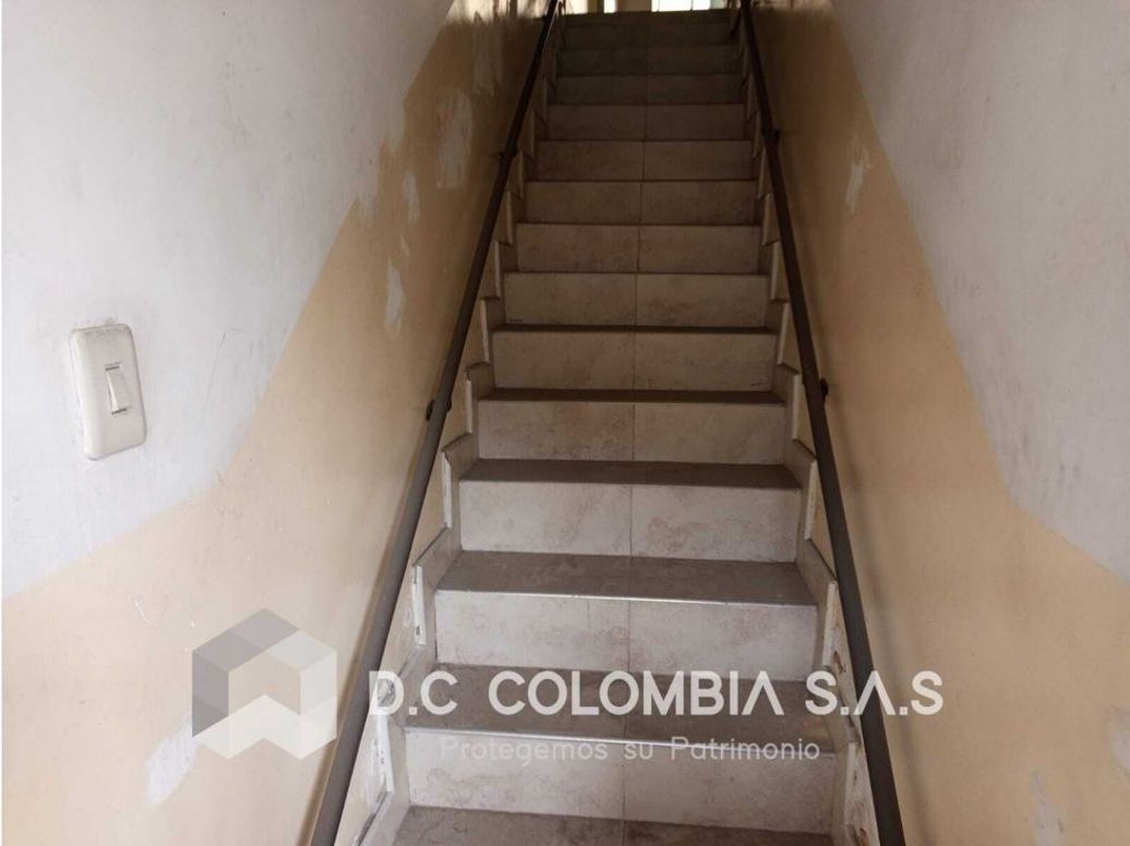 Casa de 7 alcobas en venta en Los Naranjos, Bogotá, 341 m² · foto 19 de 20