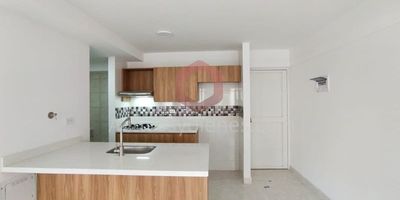 Apartamento para estrenar  en Marinilla sector La Dalia, excelente distribución, 70 mt2, sala comedor, cocina integral, zona de ropas independiente, balcón en el área social con hermosa vista, 3 alcobas, clóset, vestier, alcoba principal con baño privado, baño social, pisos en cerámica.Conjunto residencial con portería 24/horas, circuito cerrado de tv, dos ascensores, zonas sociales, juegos infantiles, gimnasio, Jacuzzi, lobby, sendero ecológico, salón social, parqueaderos de visitantes.Información sujeta a cambios. Las imágenes de muebles, enseres, decoración y demás elementos son una referencia. Activos y Bienes, Inmobiliaria experta en administración, arrendamiento y venta de apartamentos, casas, locales, bodegas y oficinas en el Oriente Antioqueño, Medellín y toda el área Metropolitana.