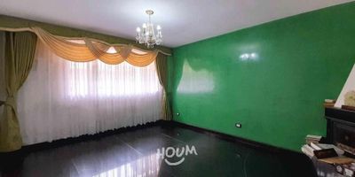 [ARR] ID HOUM: 156654

Entérate de todos los beneficios al arrendar con nosotros:
    • Asistencia e intermediación con el propietario
    • Firma tu contrato online
    • Arrienda sin burocracia, sin papeleos ni notarías

Casa en arriendo, ubicada en el barrio Cedritos, con una superficie construida de 120.00 m² y superficie total de 120.00  m². 

Sus principales características son:

    • No amoblado
    • 3 dormitorios
    • 3 baños
    • Admite mascotas
    • 2 parqueaderos
    • Año de construcción: 1995
    • Bodega
            
Además, el inmueble cuenta con las siguientes amenidades:

    • Lavandería

Si arriendas con nosotros, te brindamos asesoría personalizada durante todo el proceso.

Requisitos para arrendar con nosotros:

    • Arrienda sin codeudor*, fácil, rápido y seguro
    • Demuestra un ingreso mensual neto de al menos 2.5 veces el valor del arriendo (los ingresos mensuales se pueden complementar por las personas que vivirán en este inmueble)
    • Completa tu información básica y mándanos tus extractos bancarios o documentos que demuestren tus ingresos
    • No debes tener reportes negativos en centrales de crédito
        

IMPORTANTE:

    • Te invitamos a agendar una visita a esta propiedad
    • Si tienes alguna duda por favor puedes solicitar más información desde los portales como también contactarte directamente con nosotros
    
Más que una inmobiliaria, somos Houm.
*Aplican T&C