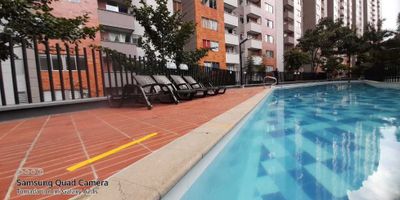 VENDO hermoso Apartamento, ubicado en la ciudad de Bello Antioquia, Unidad residencial Puerto Alegre, sector Santa Ana,  area 54 m2,  con 3 habitaciones todas con closet, habitacion principal con baño privado; Igualmente un baño social, cocina abierta con hermosos acabados, piso porcelanato, balcon, zona de ropas, piso 23 con una excelente vista al valle de aburra. Unidad Cerrada con Portería de acceso vehicular. Amplio lobby con salas de espera, Cancha de microfútbol en grama sintética. Gimnasio, Salon sociales. Piscina adultos .y Piscina de niños.  y  Juegos Infantiles.
