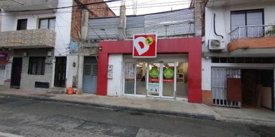  

Vendo aire para construir de 380 M2 en el segundo piso y adicional se puede construir tercer piso más Manzarda. CUENTA CON LICENCIA DE CONSTRUCCIÓN PARA: 5 apartamentos por piso, con áreas entre los 65m2 a los 75 m2. Todos los apartamentos son con baño en alcobas principal y el baño social. El segundo piso ya tiene todas vigas de cimentación



 

Excelente ubicación cercano al parque principal, supermercados


