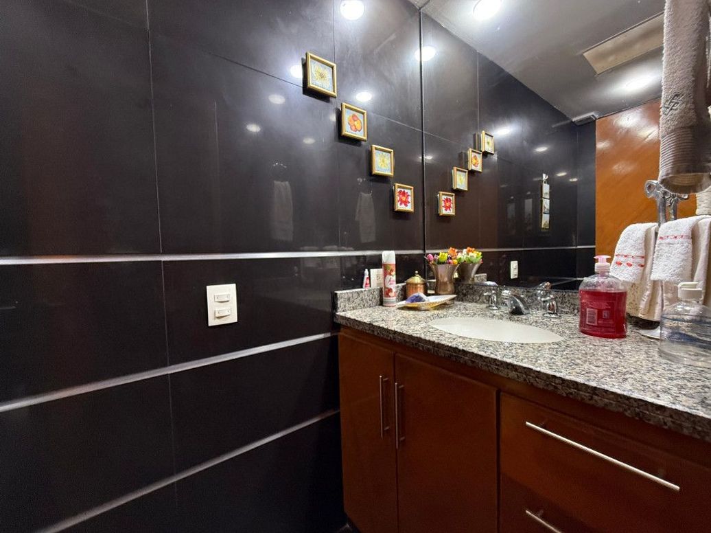 Apartamento de 4 alcobas en venta en Molinos Norte, Bogotá, 181 m² · foto 3 de 20