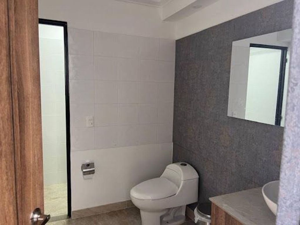 Casa de 6 alcobas en venta en Usaquén, Bogotá, 270 m² · foto 9 de 17