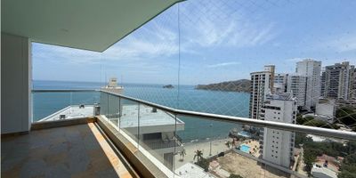 CÓDIGO 9329FR475. El Apto está ubicado en un Piso 15, cuenta con Vista al Mar y tiene Tres habitaciones, Cuatro Baños, Alcoba de servicio, Sala comedor, Cocina integral, Zona de labores y Parqueadero. El edificio cuenta con Lobby de doble altura, Piscina, Sauna, Turco, Parque Infantil y Seguridad Privada. SI ESTA PROPIEDAD ES DE SU INTERÉS CONTÁCTENOS Y AGENDAMOS UNA CITA.
