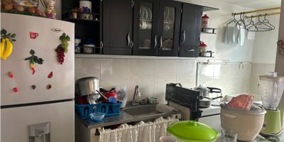 Vendo excelente apartamento con buena iluminación, 3 habitaciones, sala comedor, un baño, cocina sencilla, zona ropa, puerta principal con reja de seguridad, segundo piso, propiedad horizontal, unidad abierta, red de gas, bien ubicado. para mas información contactame.
Asesora Yenny López CEL 3245627227

COD WASI 9330621

 

