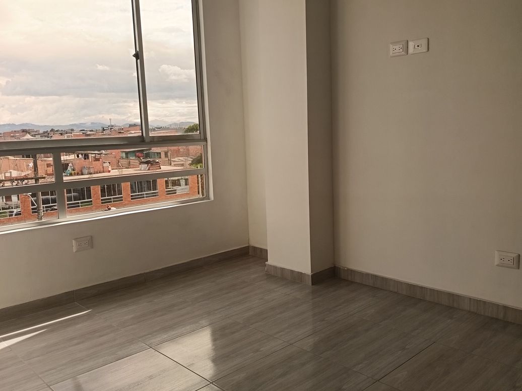 Apartamento de 3 alcobas en venta en Ciudad Kennedy Occidental, Bogotá, 68 m² · foto 3 de 17