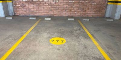 1659 En venta espectacular apartamento en alta valorización de Mosquera , en obra gris, cuenta con tres habitaciones, dos baños, su alcoba principal tiene baño privado, el apartamento cuenta con una excelente iluminación natural, parqueadero privado y cubierto, el conjunto es club house, al lado del nuevo centro comercial de novaterra, con fácil acceso vehicular público y privado.