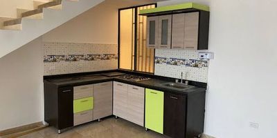 1653- Hermoso apartamento Duplex a la venta en exclusivo sector de Girardot! No pierdas, esta gran oportunidad, este apartamento cuenta con dos plantas, cada una de 85.00 M2, en total son tres habitaciones con closet, sala, comedor, cocina integral, balcon, terraza, parqueadero porpio cubierto, al día en papeles, completamente termiando, precio negociable, contactanos!