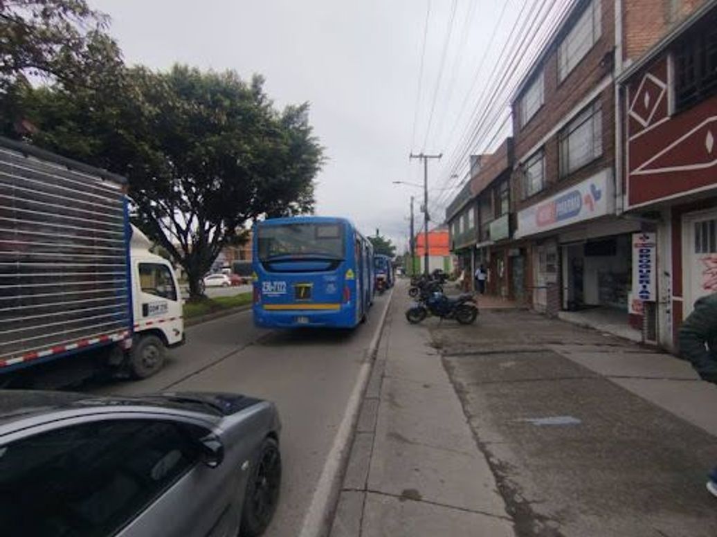 Casa de 1 alcoba en venta en Álamos, Bogotá, 186 m² · foto 2 de 17