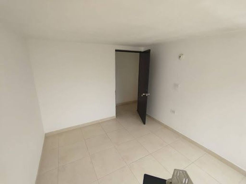 Casa de 6 alcobas en venta en Villas De Granada, Bogotá, 360 m² · foto 10 de 18