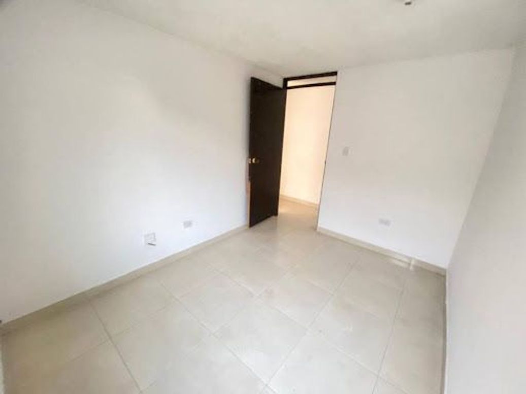 Casa de 6 alcobas en venta en Villas De Granada, Bogotá, 360 m² · foto 16 de 18
