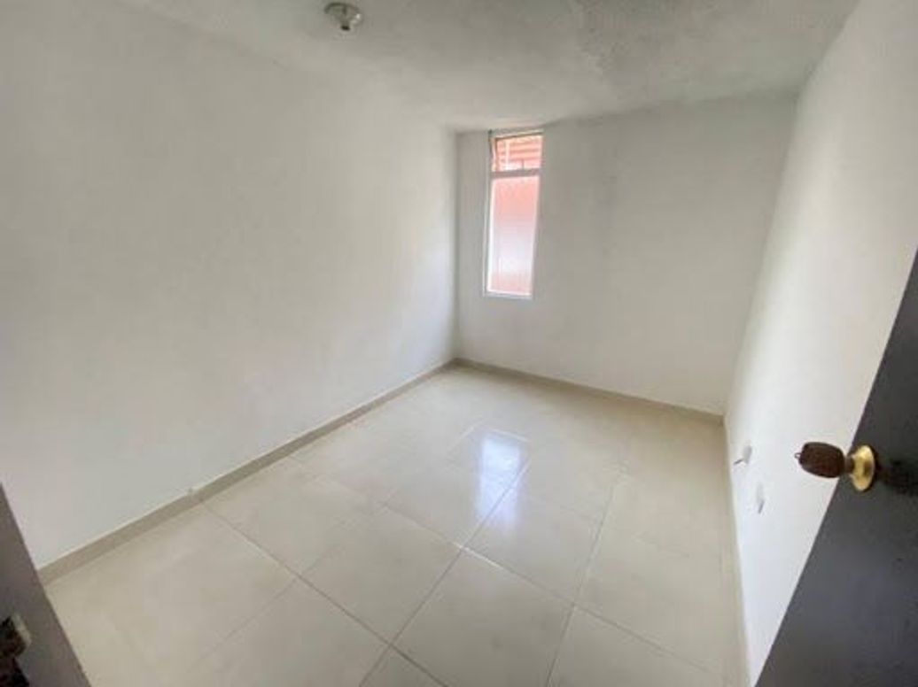 Casa de 6 alcobas en venta en Villas De Granada, Bogotá, 360 m² · foto 15 de 18
