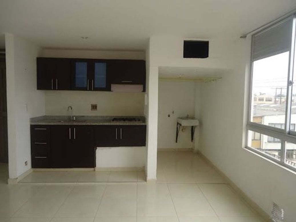 Casa de 6 alcobas en venta en Villas De Granada, Bogotá, 360 m² · foto 14 de 18
