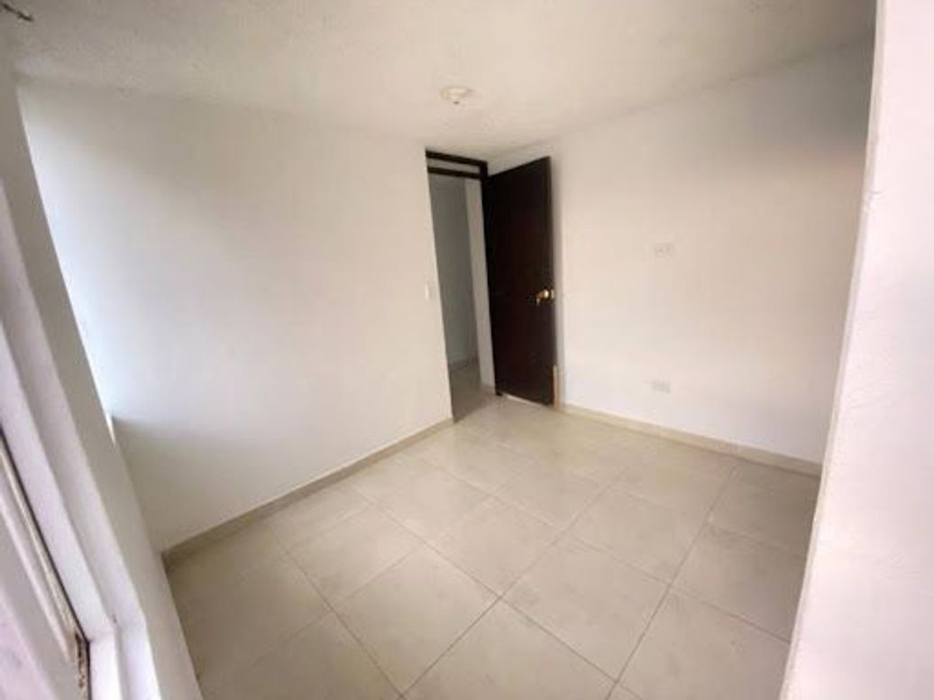 Casa de 6 alcobas en venta en Villas De Granada, Bogotá, 360 m² · foto 18 de 18