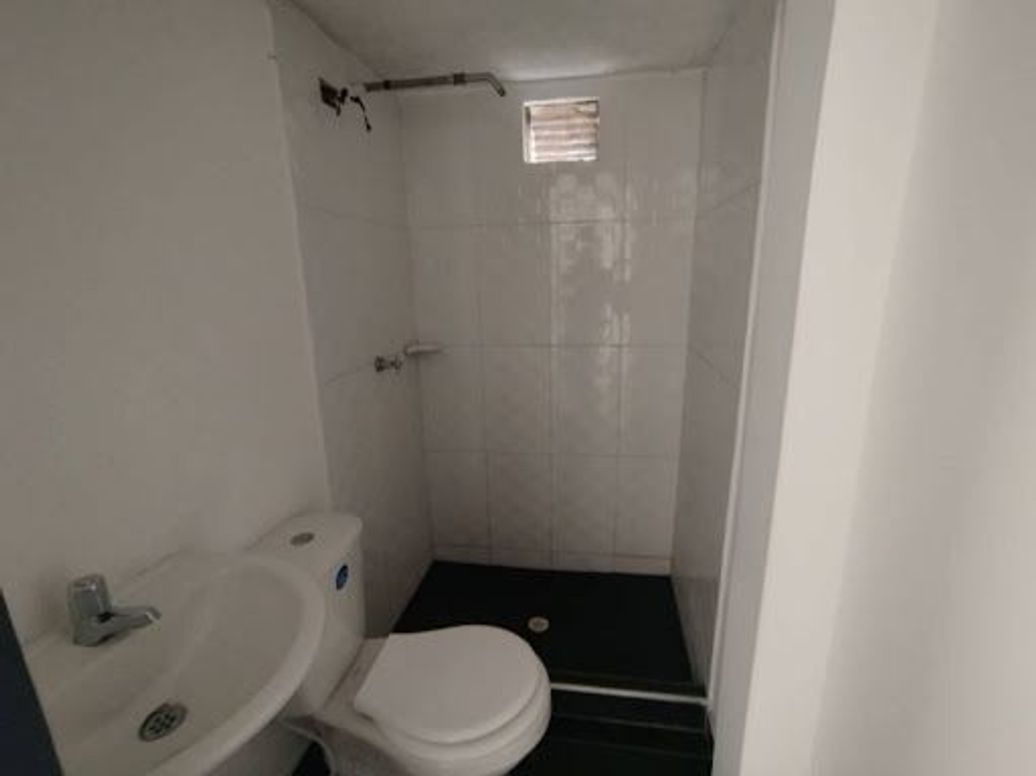 Casa de 6 alcobas en venta en Villas De Granada, Bogotá, 360 m² · foto 13 de 18